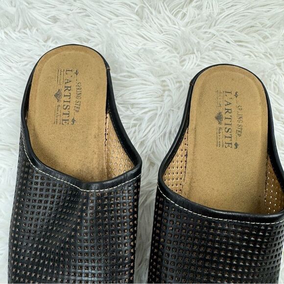 L’Artiste Spring Step Leather Perforated Leather Clogs - Picture 4 of 10